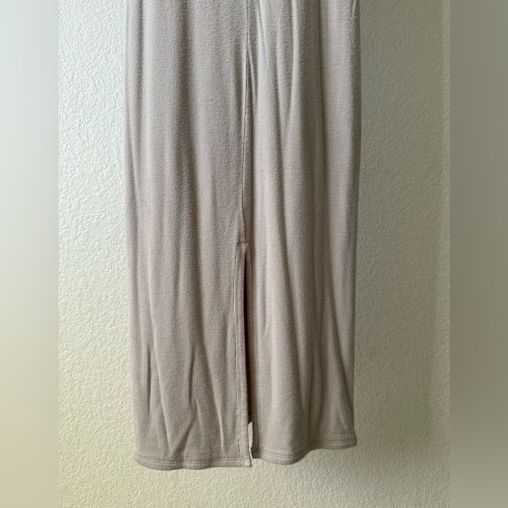 ATM Sleeveless Henley Midi Dress Color Rafia Size Small - Picture 9 of 9